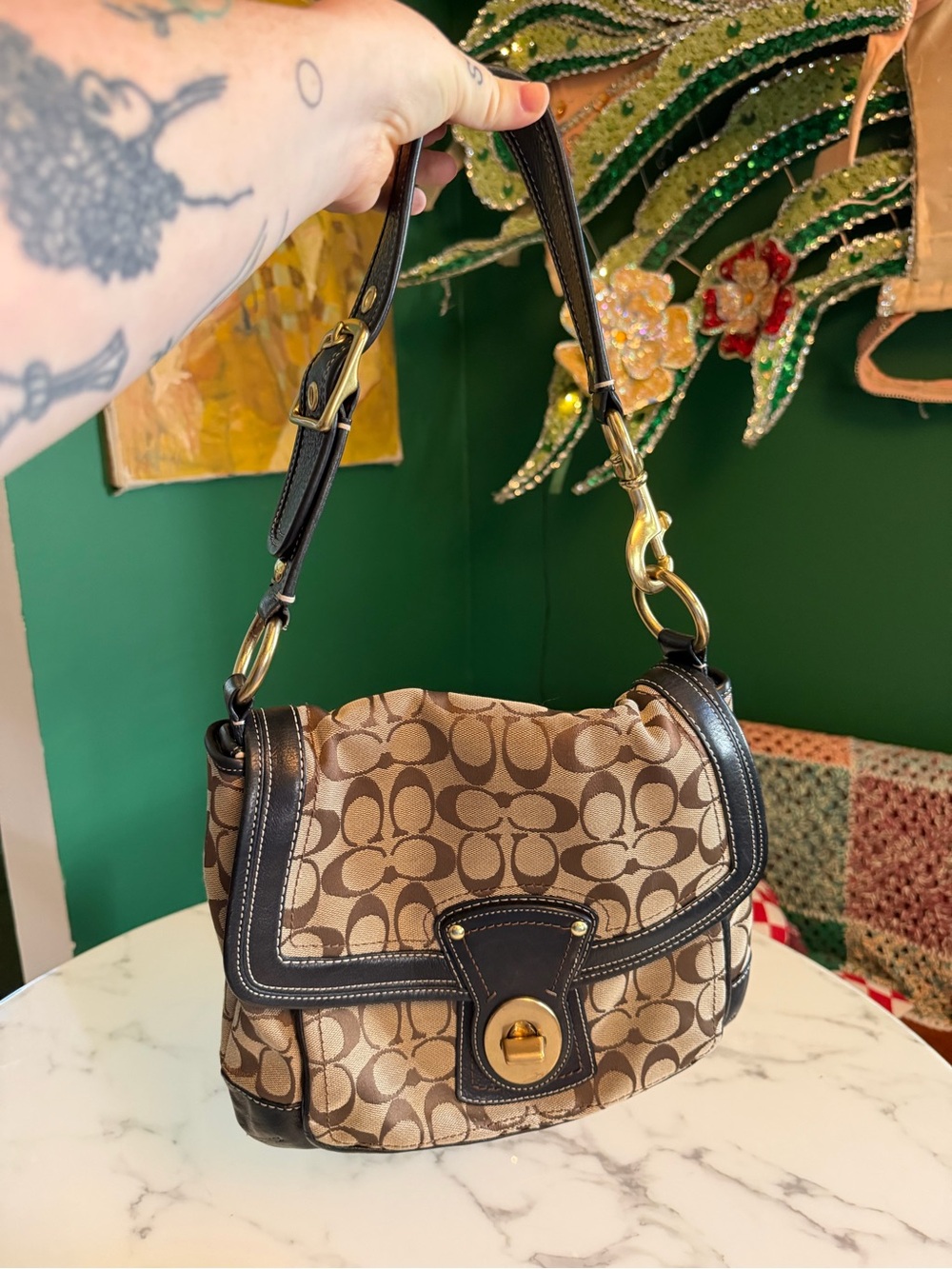 Coach Legacy 10338 Signature Khaki Flap Turnlock Shoulder Bag Striped Lining - Picture 3 of 8